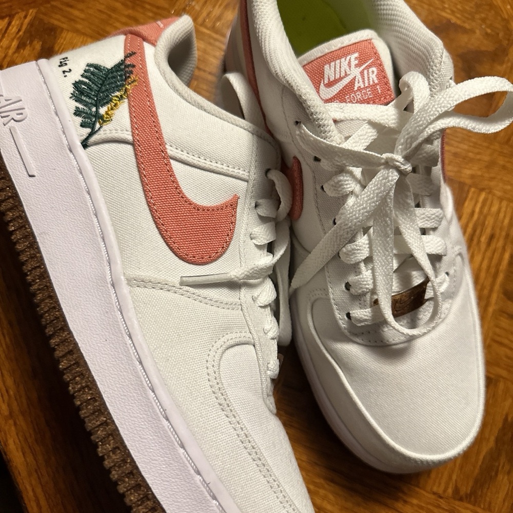 Nike - Woman’s Shoes Air Force 1 White - Low Size 7.5 US